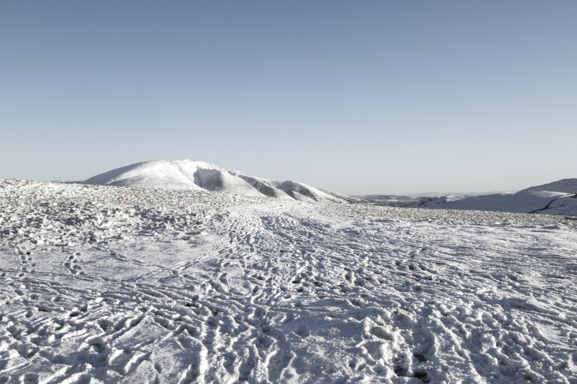 高山冬季冰雪風景圖片