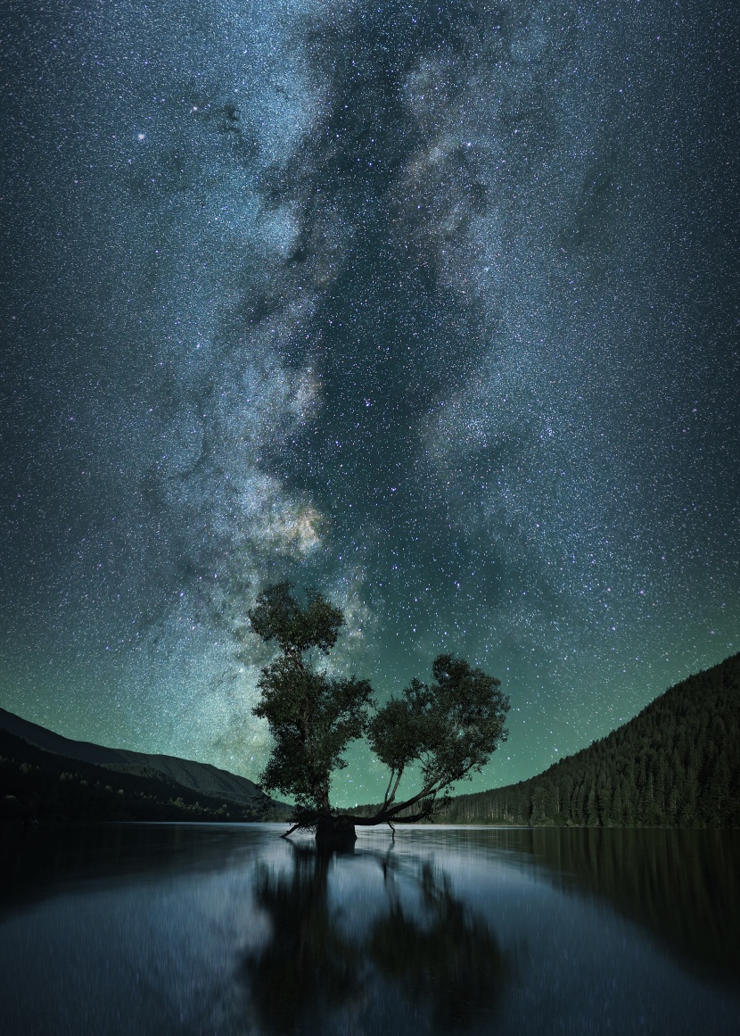 繁星點點的夜空圖片