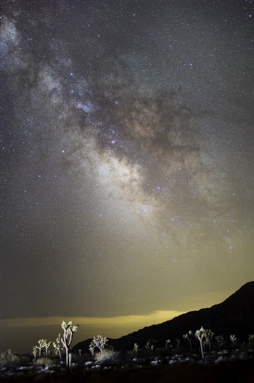 繁星點點的夜空圖片