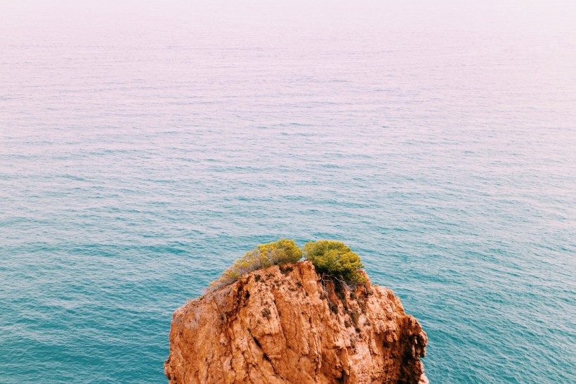 海岸線的美麗風景圖片