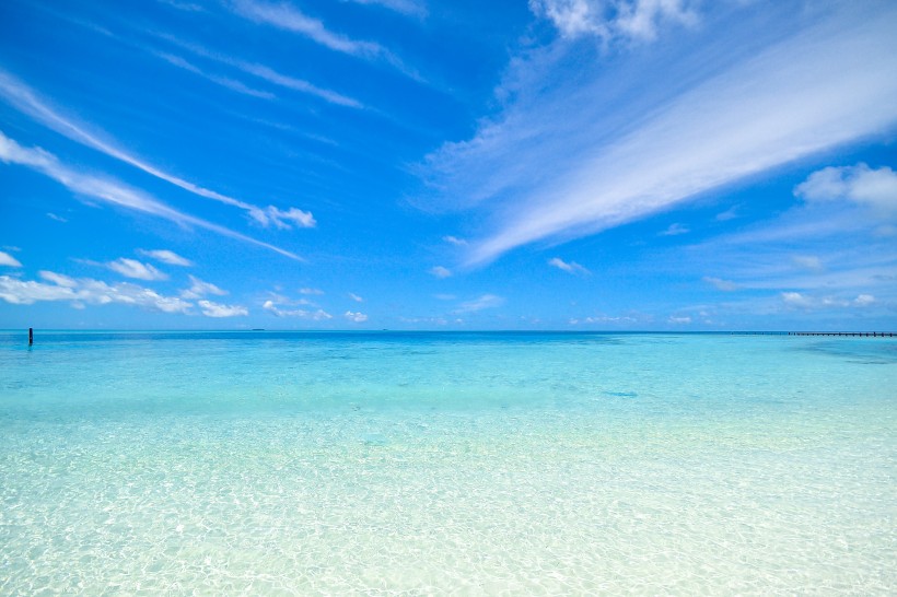 藍天白雲大海圖片