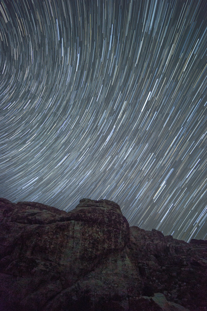 漂亮的星軌星空圖片
