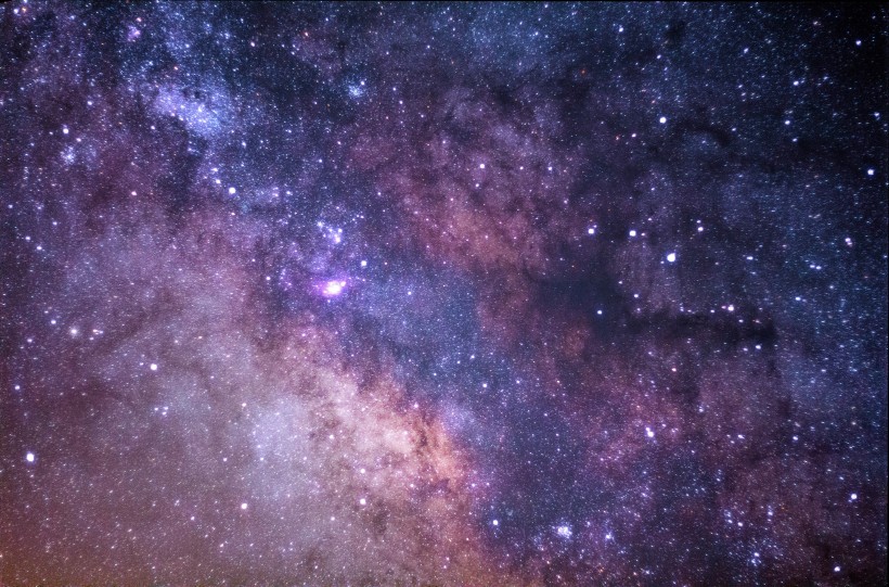 宇宙中的星雲圖片