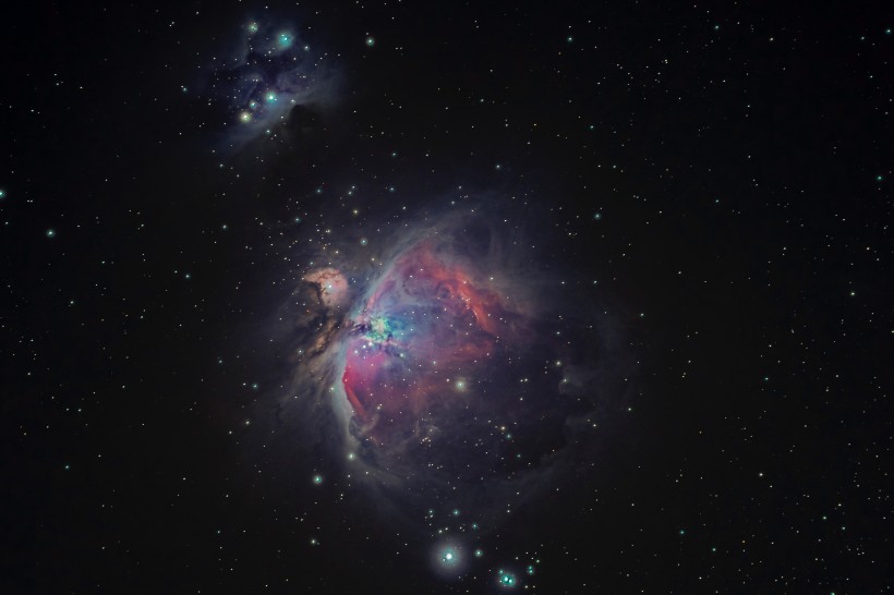宇宙中的星雲圖片