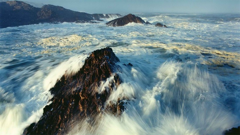 大海海浪浪花圖片