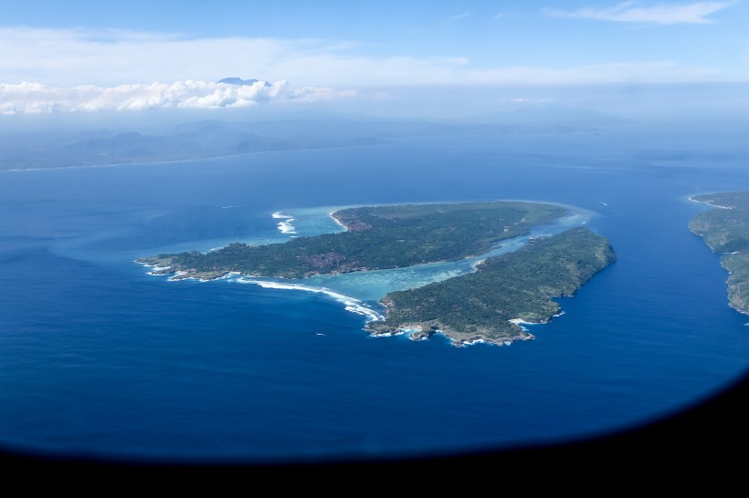 神秘的海中島嶼圖片
