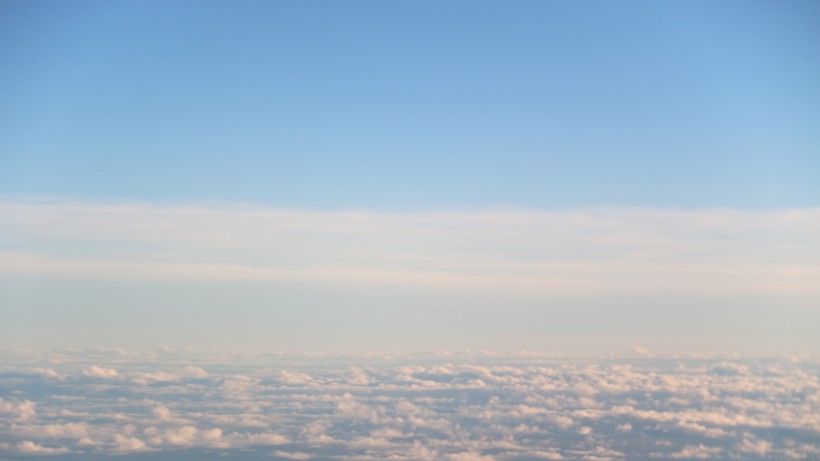 高空中的雲層圖片