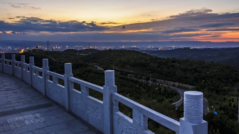 絢麗多彩的天邊火燒雲圖片