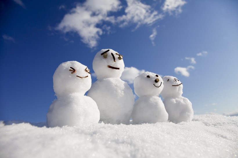 可愛的雪人風景圖片