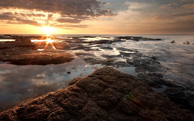 美麗的夕陽海景圖片