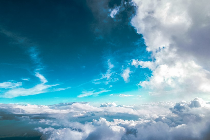 天空中的雲朵圖片