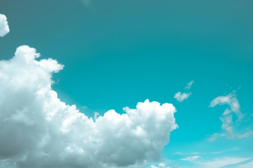 天空中的雲朵圖片