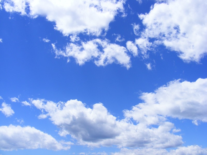 天空中的雲朵圖片
