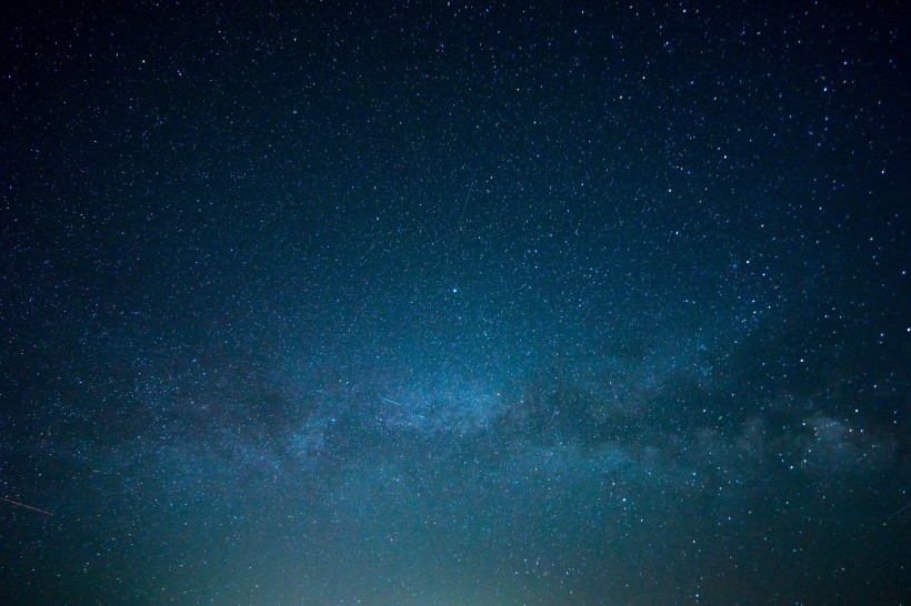 璀璨的星空夜景圖片