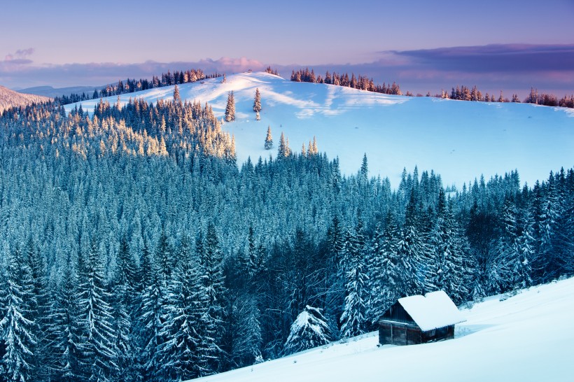 雪山上的夕陽景觀圖片