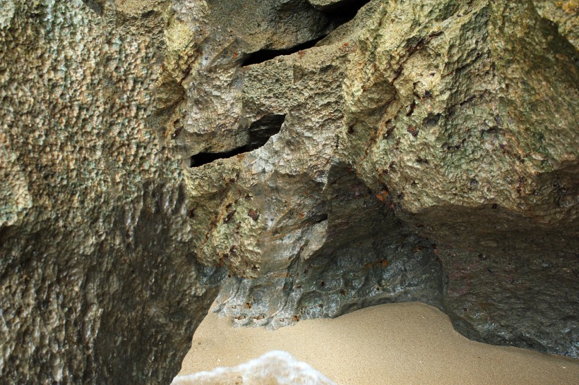 海邊岩石圖片