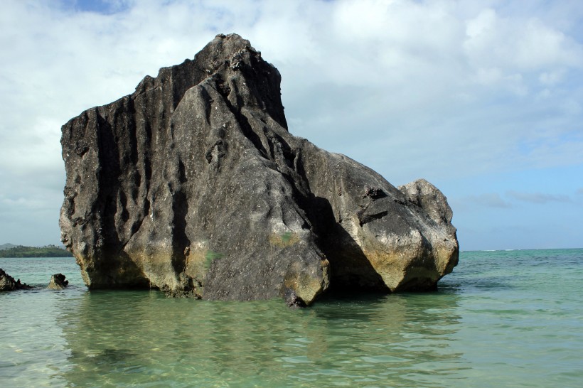 海邊岩石圖片