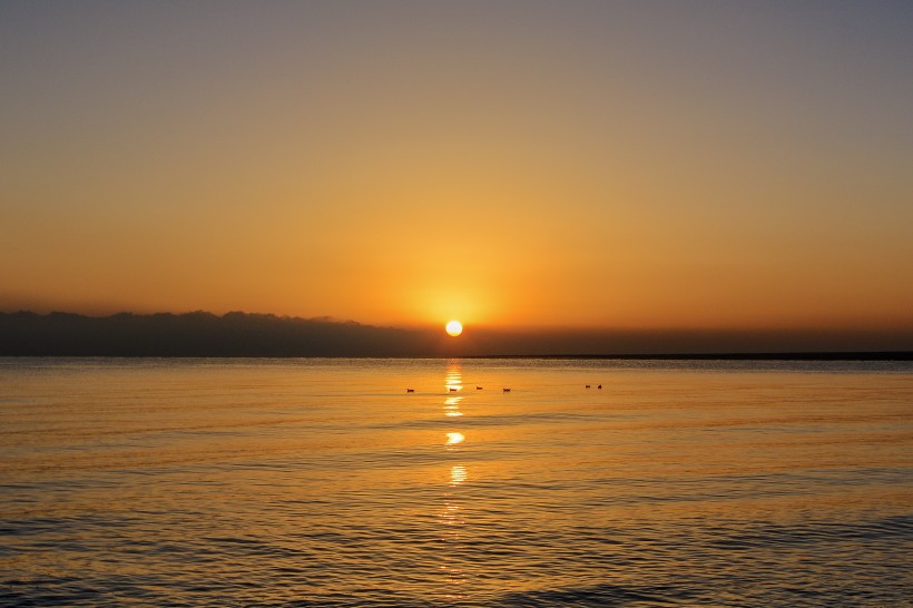 青海湖日出風光圖片