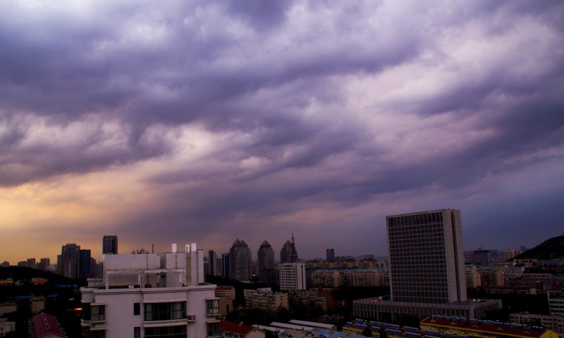 風雨前的天空烏雲圖片