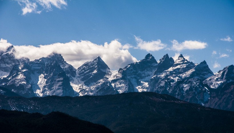 冬季雪山風景圖片