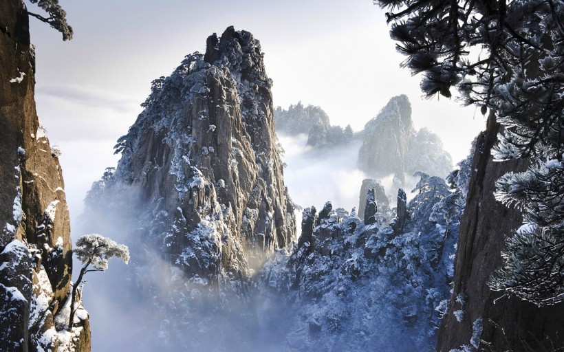 冬季雪山風景圖片