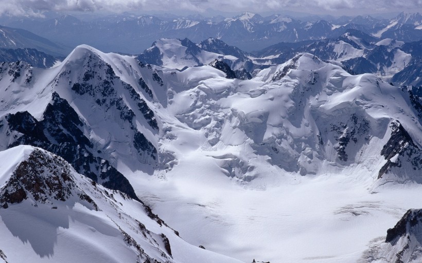 冬季雪山風景圖片