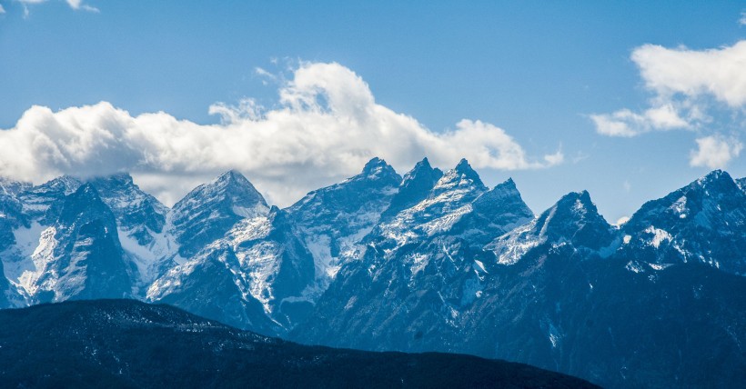 冬季雪山風景圖片