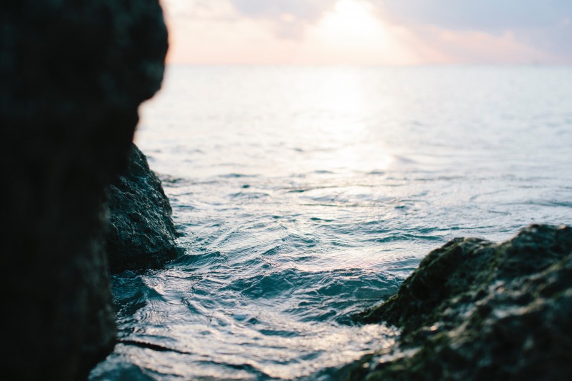 海岸線的美麗景色圖片