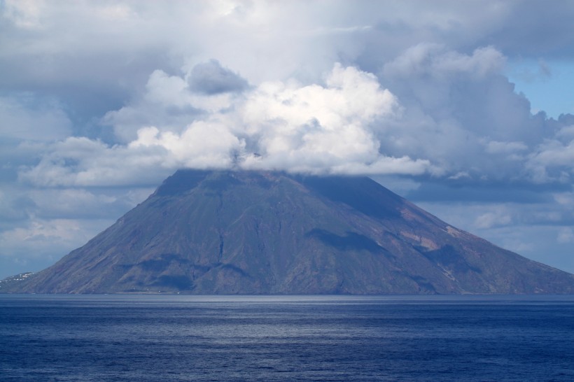 火山爆發圖片