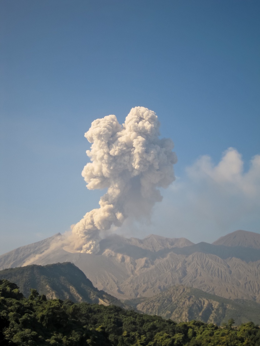 火山爆發圖片