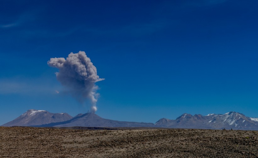 火山爆發圖片