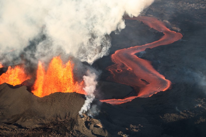 令人震撼的火山噴發圖片