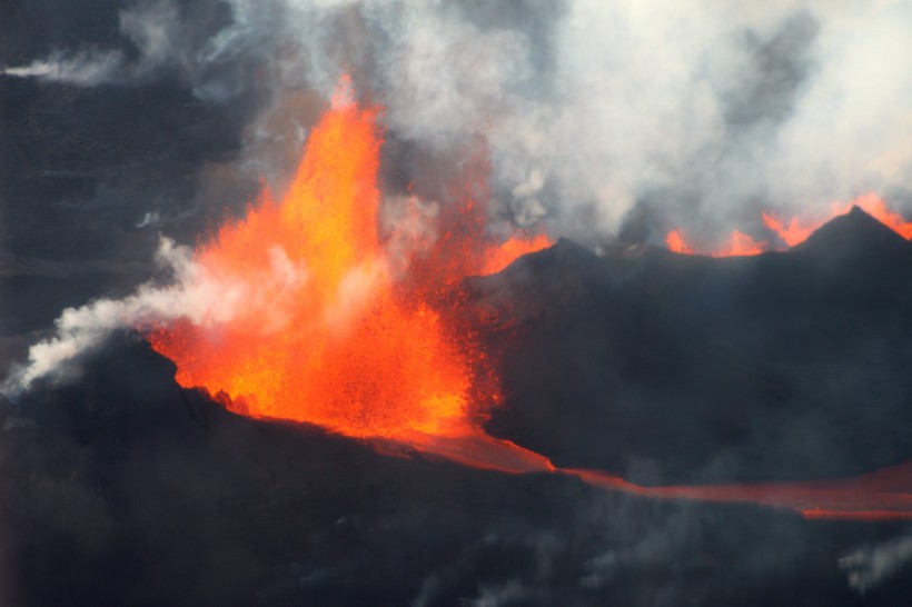 令人震撼的火山噴發圖片