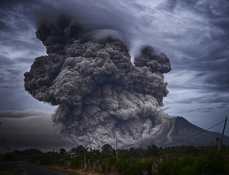 令人震撼的火山噴發圖片