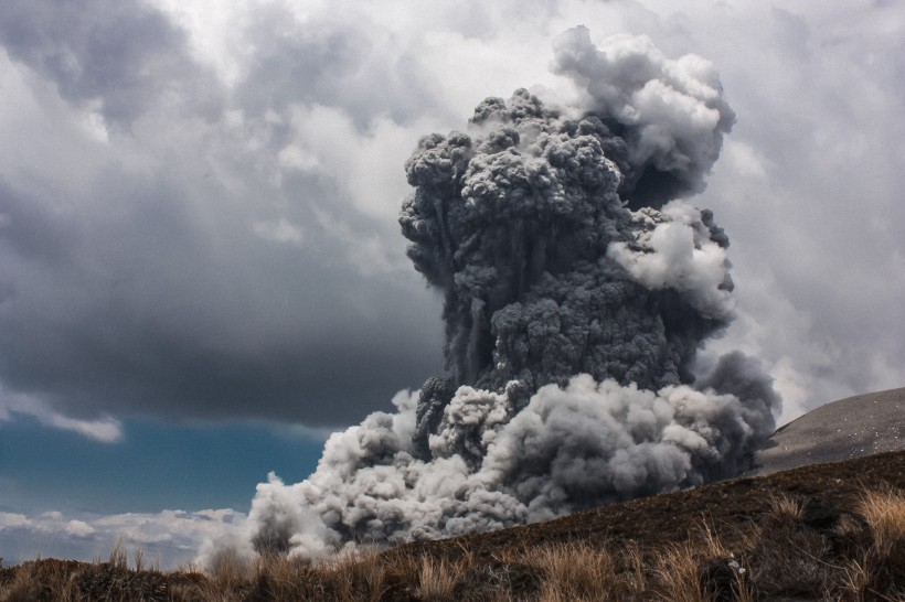 令人震撼的火山噴發圖片