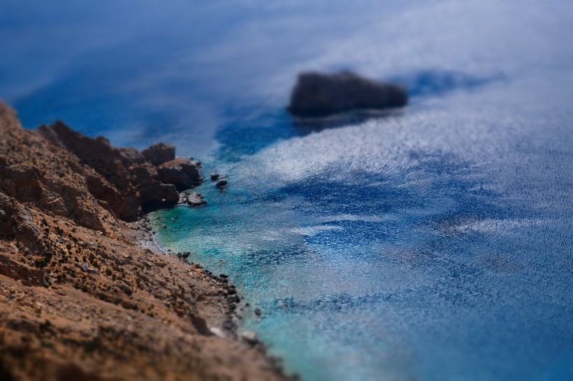 海邊礁石海岸自然風景圖片