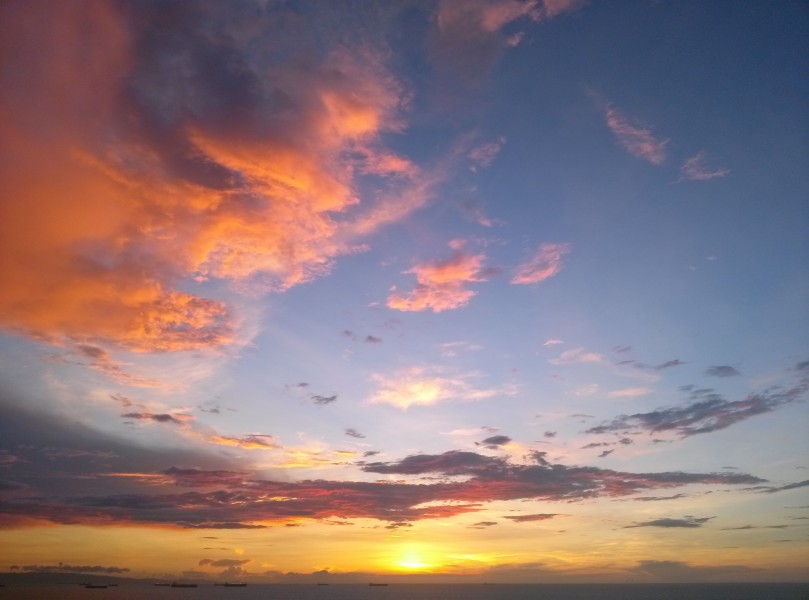 唯美絢麗的火燒雲夕陽風景圖片