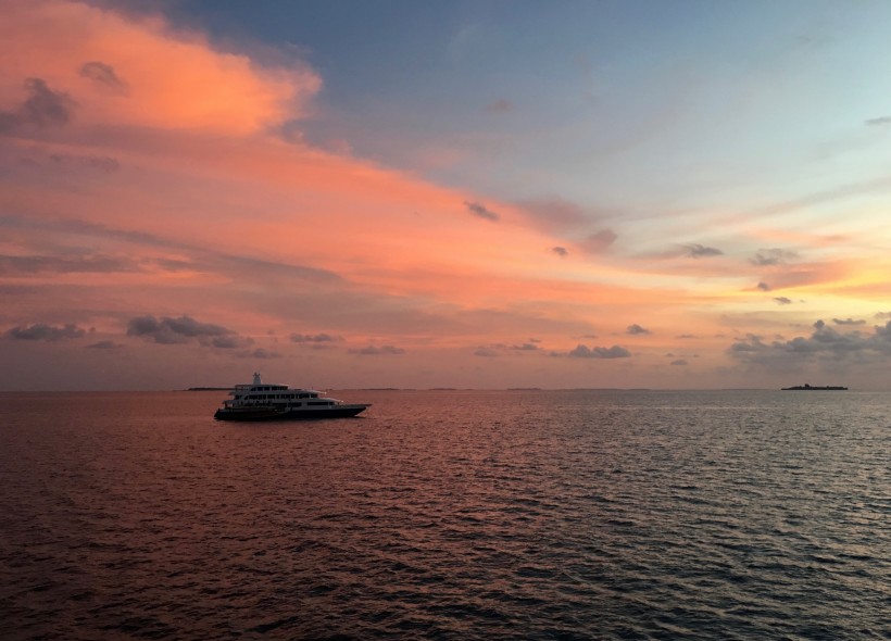 唯美絢麗的火燒雲夕陽風景圖片