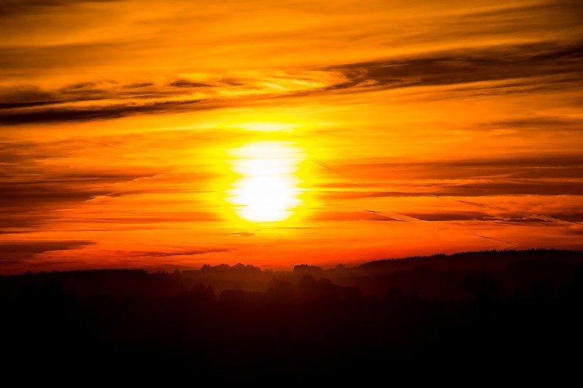 唯美的夕陽晚霞風景圖片