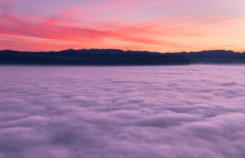 濃厚的雲層圖片