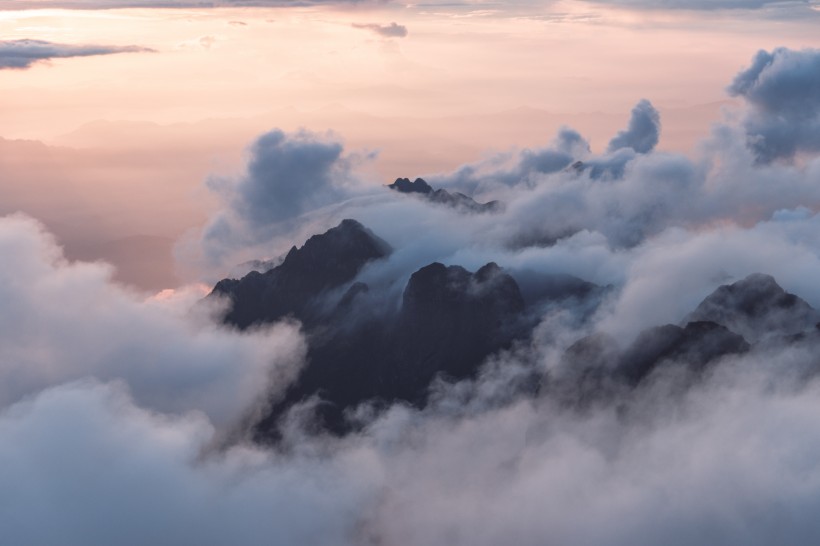 壯觀的雲海圖片