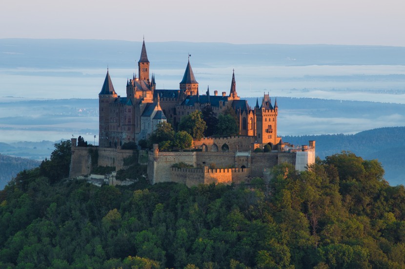 德國霍亨索倫城堡建築風景圖片
