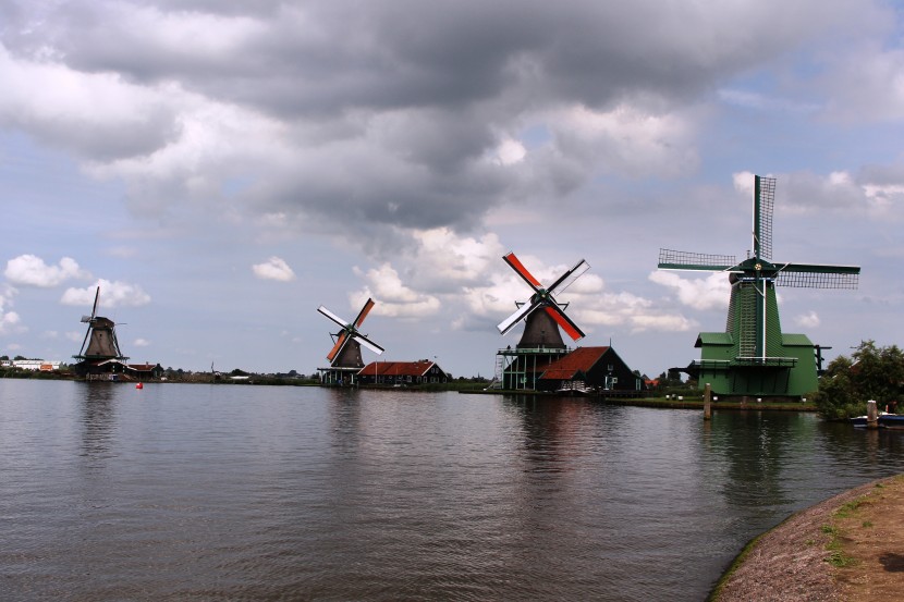 實用好看的荷蘭風車建築風景圖片