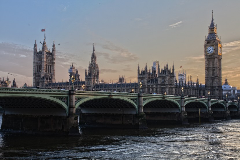 英國倫敦地标大本鐘建築風景圖片