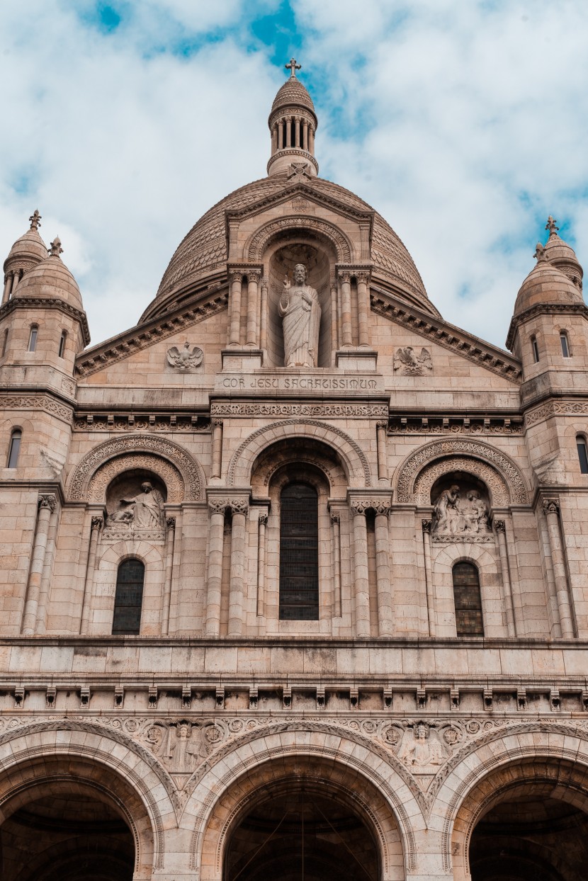法國聖心大教堂建築風景圖片