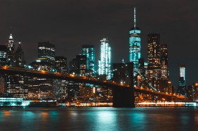 夜晚的紐約布魯克林大橋圖片