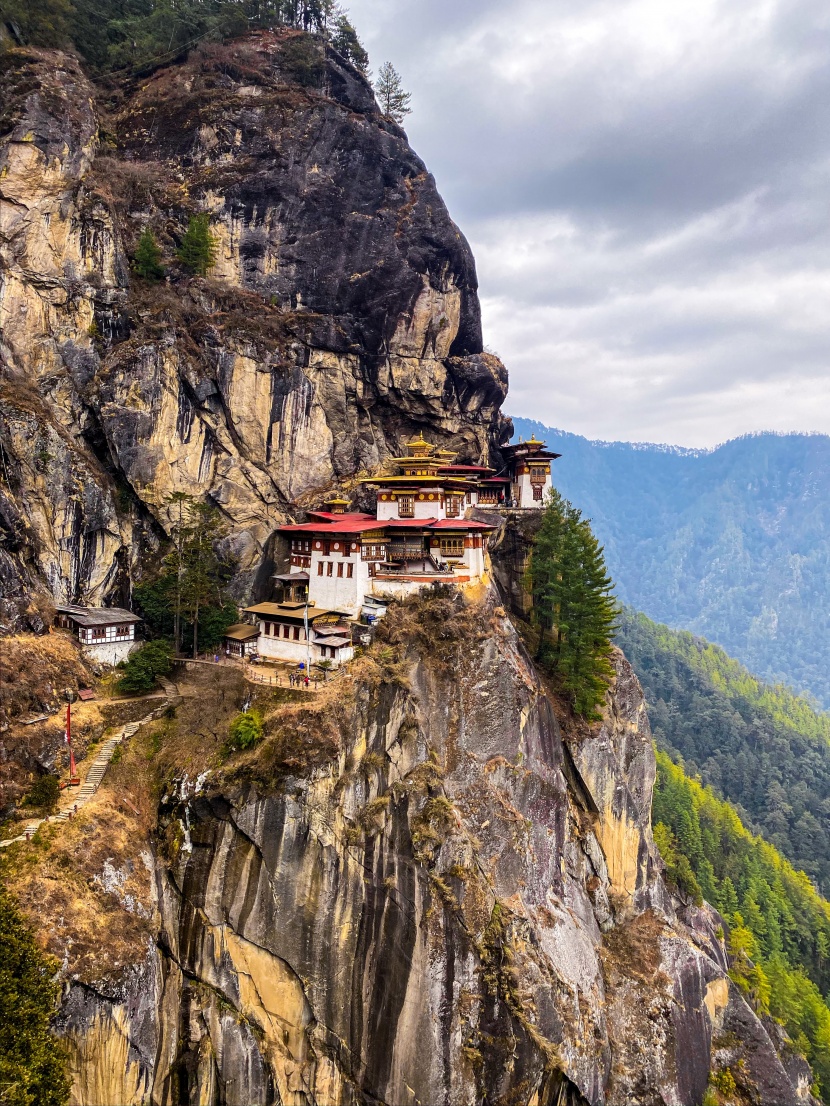 不丹虎穴寺建築風景圖片