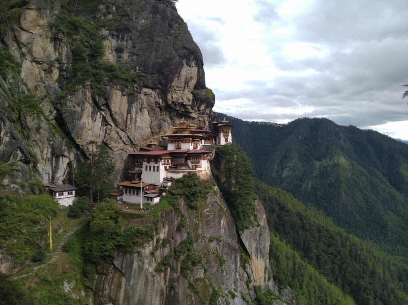 不丹虎穴寺建築風景圖片