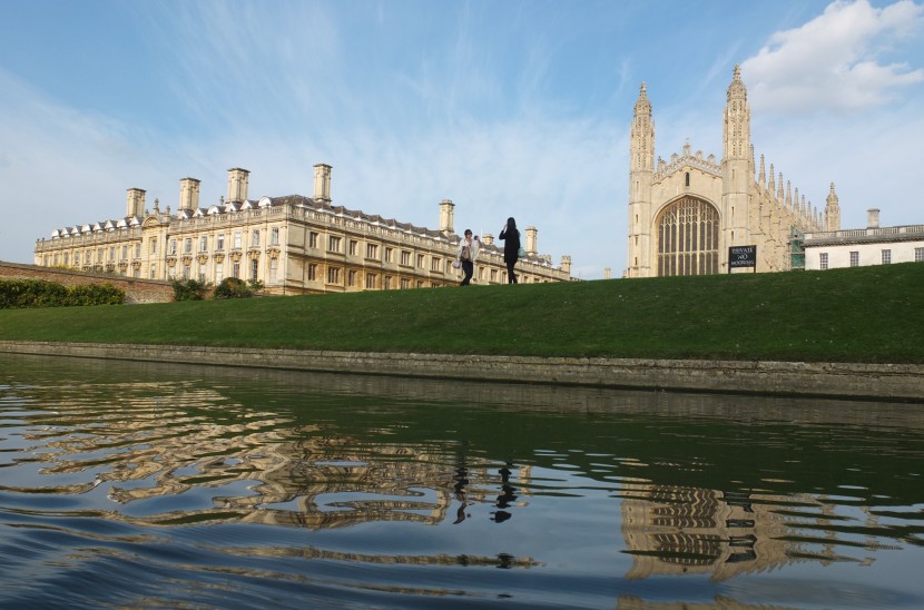 古樸的英國劍橋大學建築風景圖片