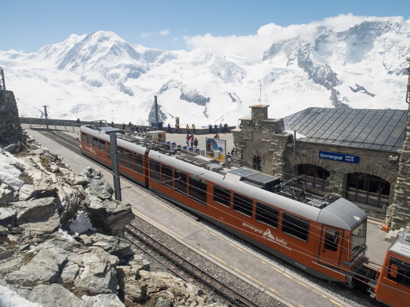 瑞士齒軌登山列車圖片